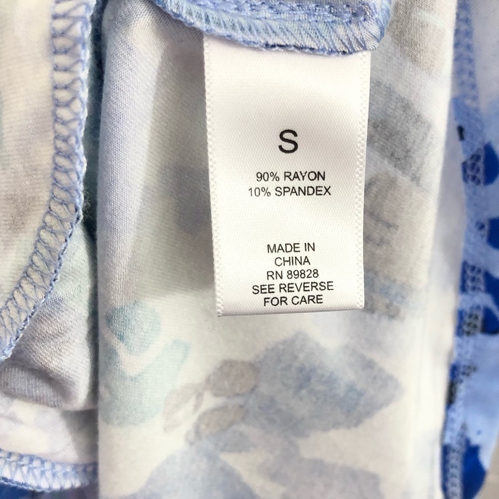 New Logo by Lori Goldstein Printed Rayon 230 Scoop Neck Top New Blue NWOT - Picture 8 of 9